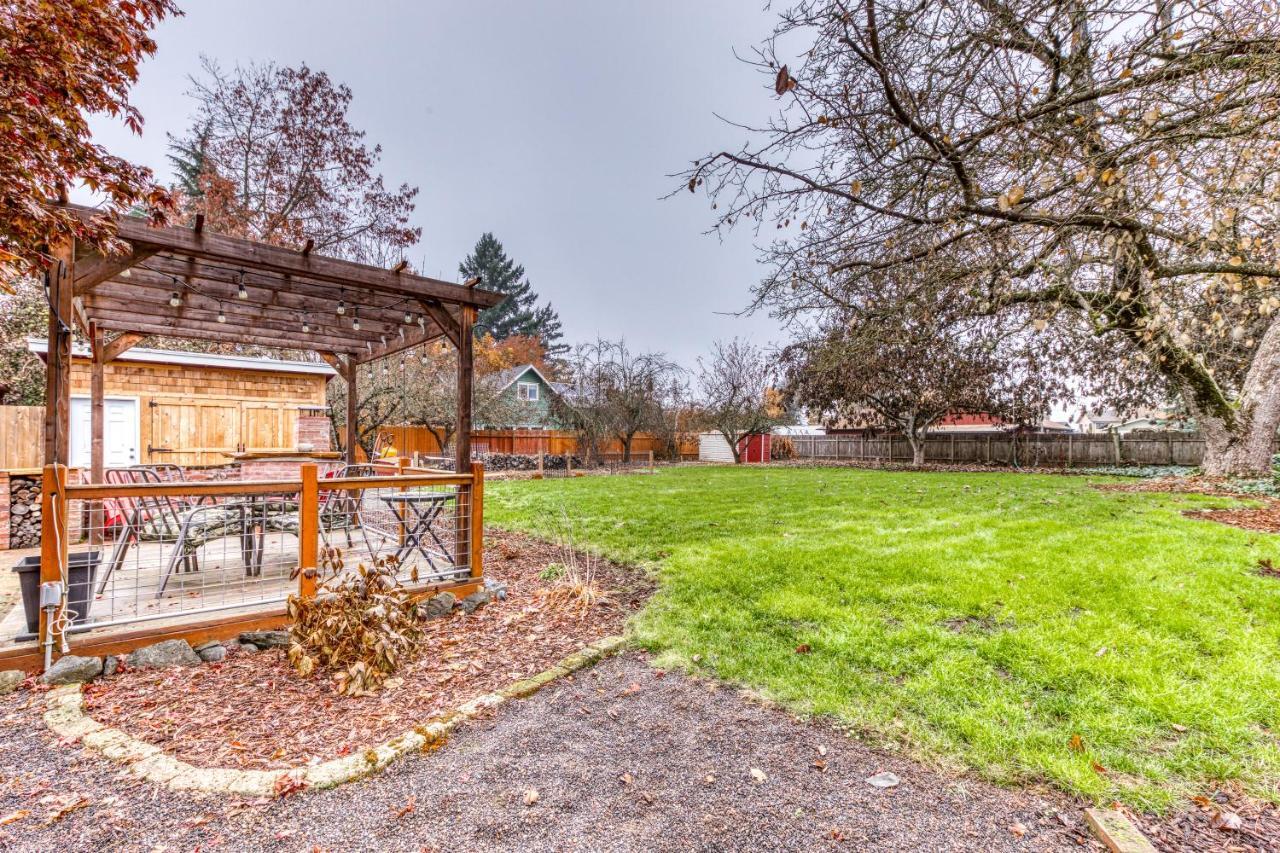 Cozy Coleman St. Cottage Bethel Eksteriør billede